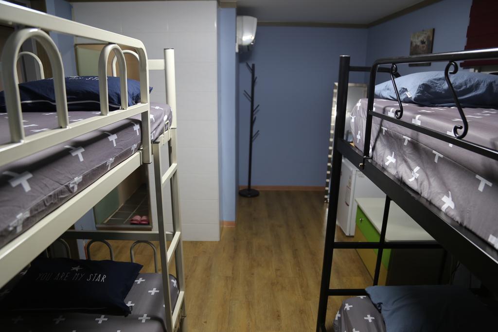 Feliz Guesthouse, Seoul Station Екстер'єр фото