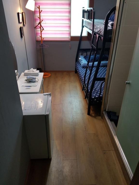 Feliz Guesthouse, Seoul Station Екстер'єр фото