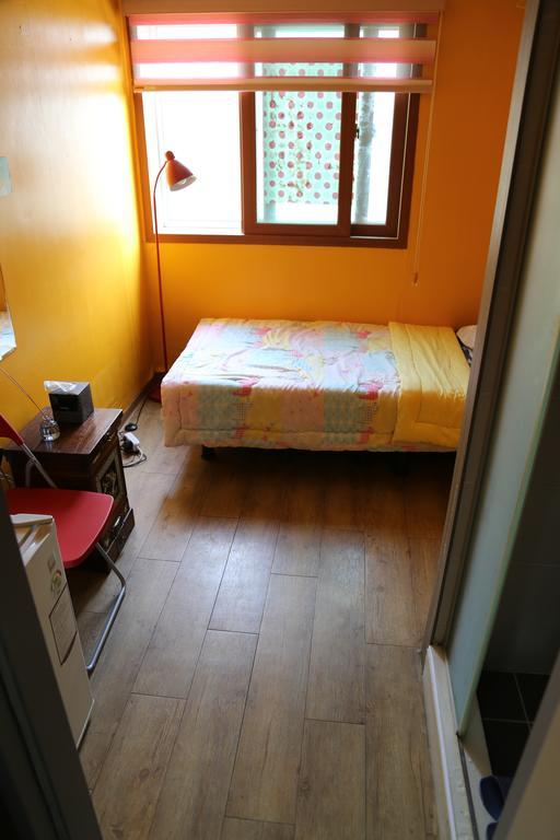 Feliz Guesthouse, Seoul Station Екстер'єр фото