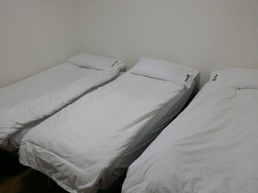 Feliz Guesthouse, Seoul Station Екстер'єр фото