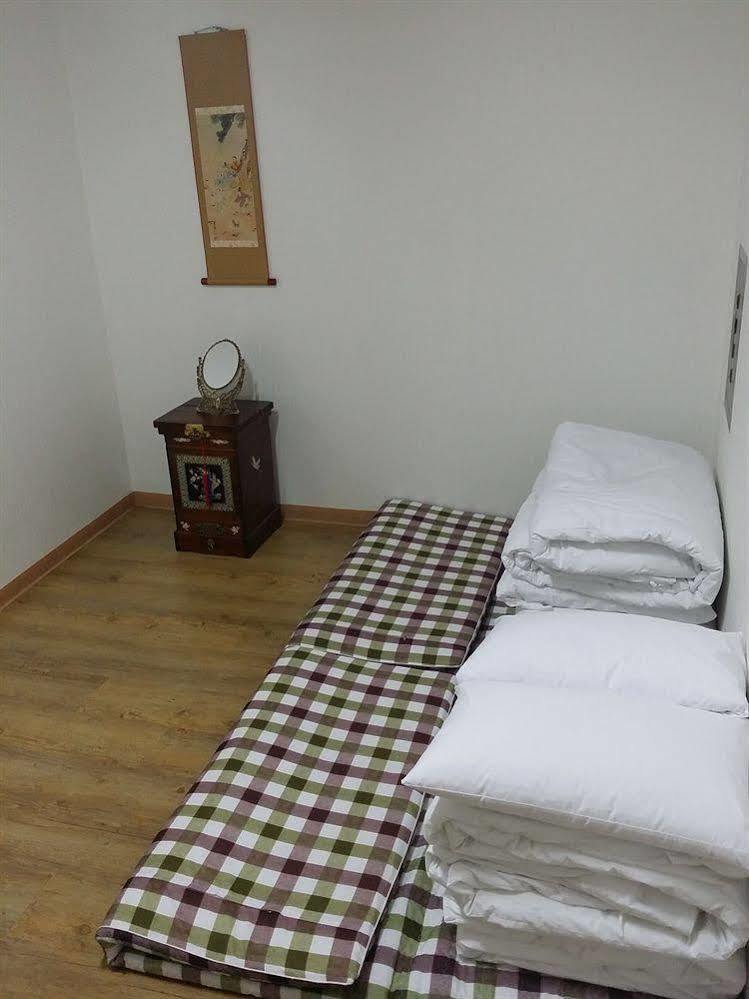 Feliz Guesthouse, Seoul Station Екстер'єр фото